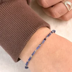 Sten armbånd med sodalit og hematite.