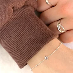 Stjerne armbånd i sølv med vedhæng i sølv