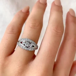 Stor abstrakt hvid zirkon ring i sølv