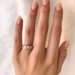 Stor rund zirkon ring i sølv