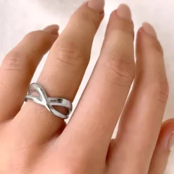 Struktureret ring i sølv