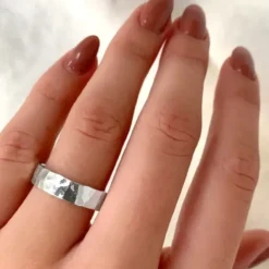 Struktureret ring i sølv