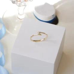Topas ring i 9 karat guld 0,02 ct