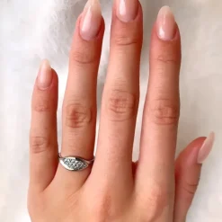 Yndig zirkon sølv ring i sølv