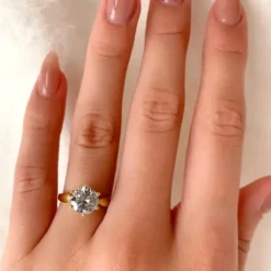 Zirkon solitairering i 8 karat guld