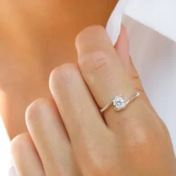 Zirkon solitairering i sølv