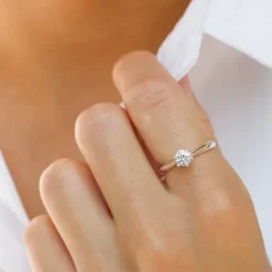 Zirkon solitairering i sølv
